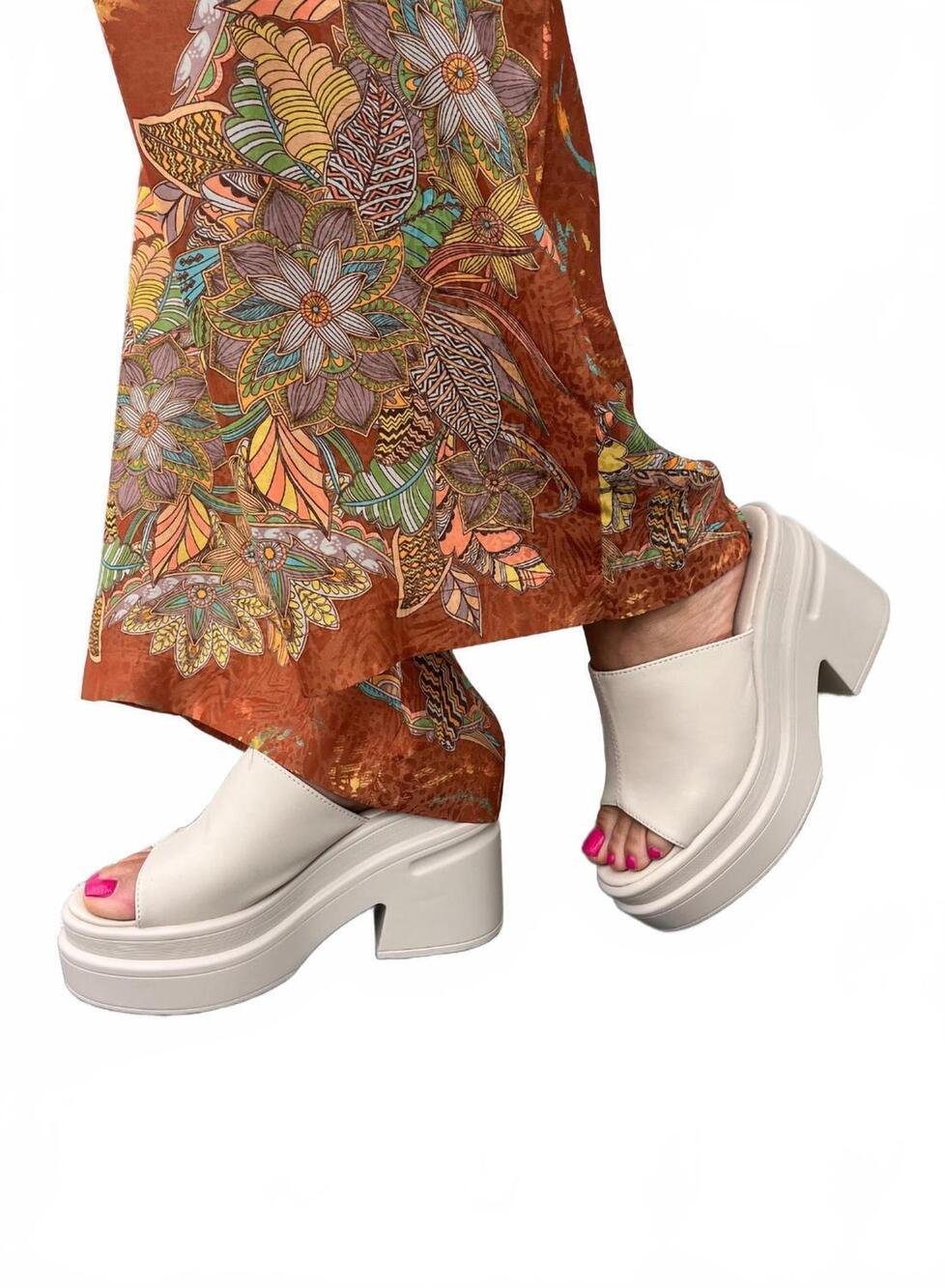 NEW KB SHOES women's slide platform sandal in beige